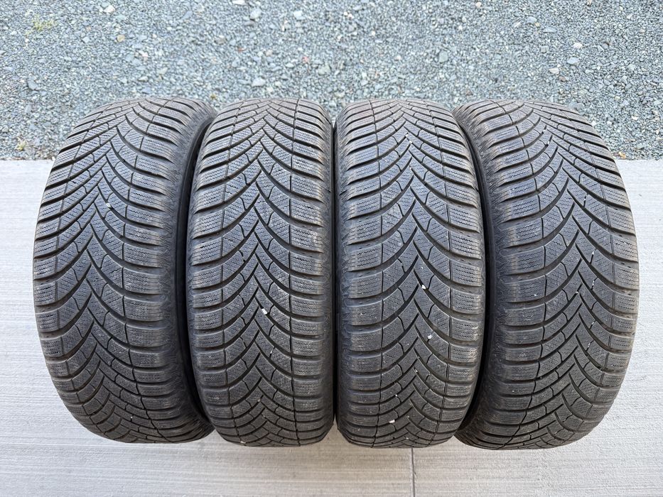 4бр. ОТЛИЧНИ Зимни Гуми С Борд 215/65R/16 **SEMPERIT** DOT:3224- 7.0мм.+6.2мм.