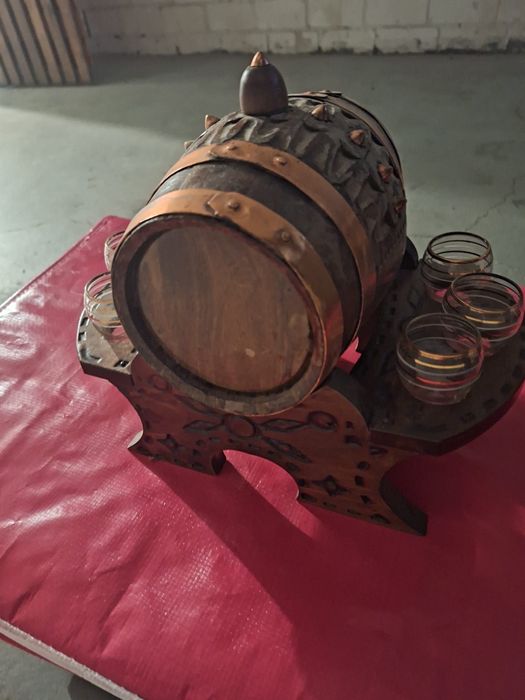 Немско буре за ракия с чаши