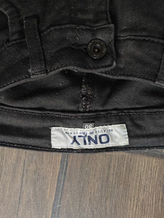 Продавам дамски дънки