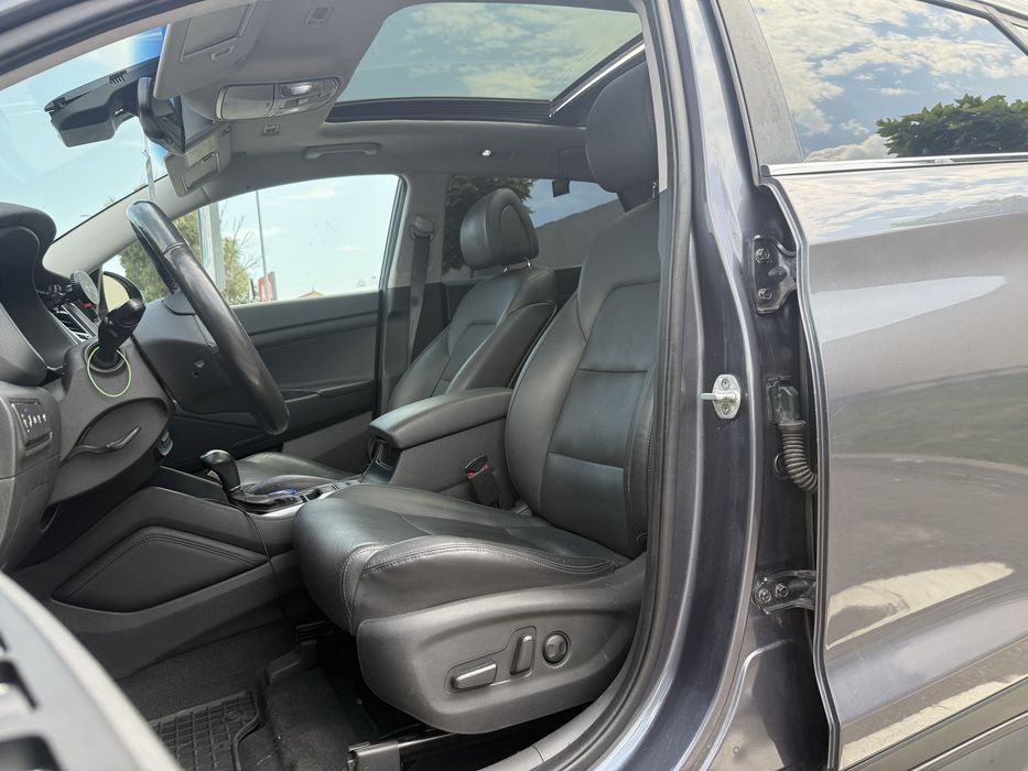 Hyundai Tucson 2.0 crdi 6AT Luxury + 185CP
