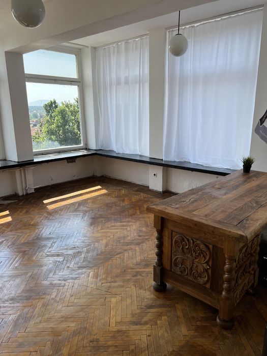 Продава се Офис в Монтана, Парта 1 - 243 кв.м за 1020 €/кв.м - Снимка #1