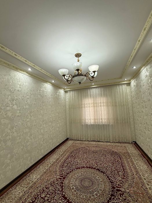 Продаётся 5-комн квартира