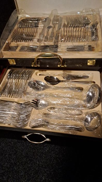 Продается набор столовых принадлежностей