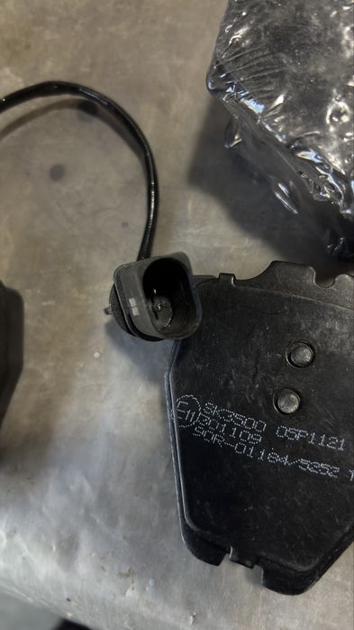 Тормозные колодки 4BO 698 151 S