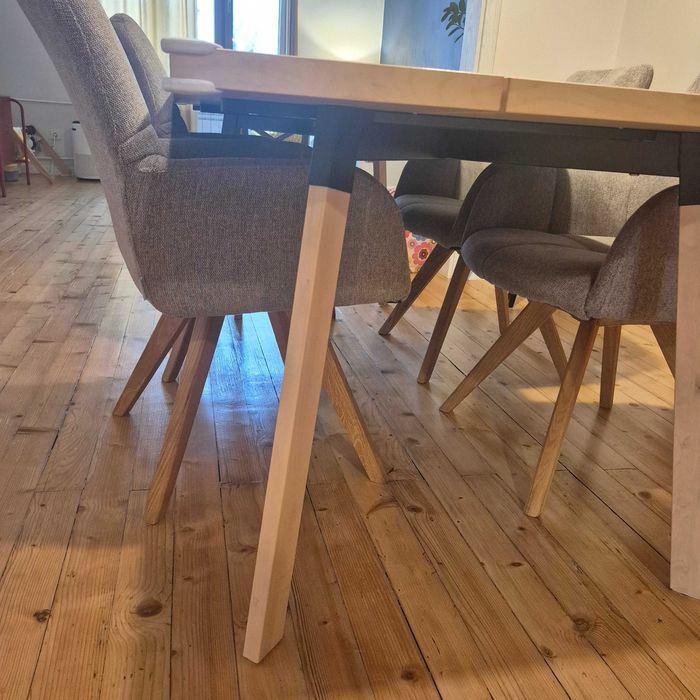 Продавам трапезарна маса IKEA 90x200