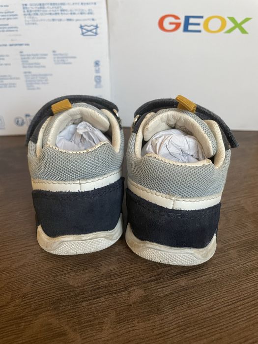 Сникърси Geox 19