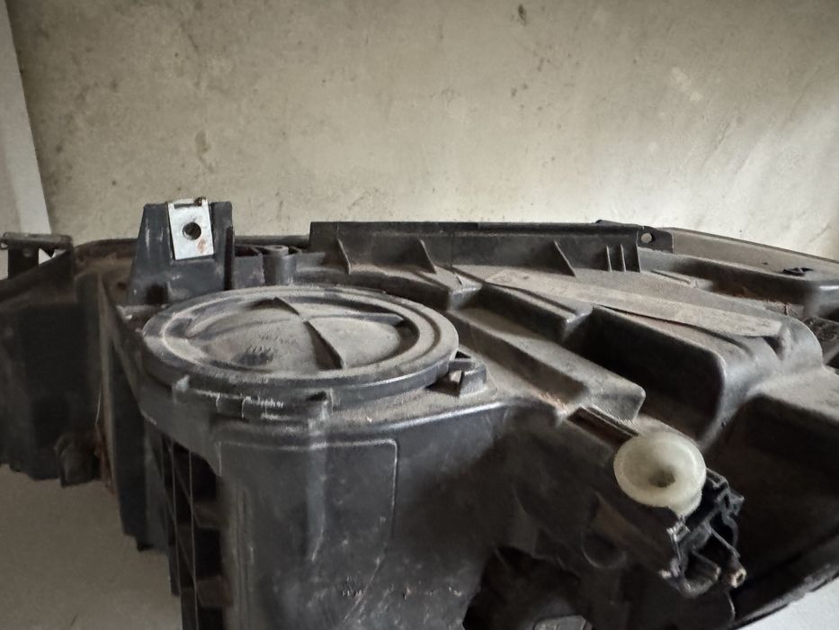 Десен фар за бмв ф30