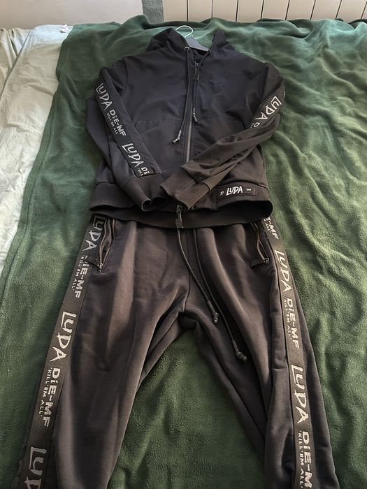 Luda екип рядък