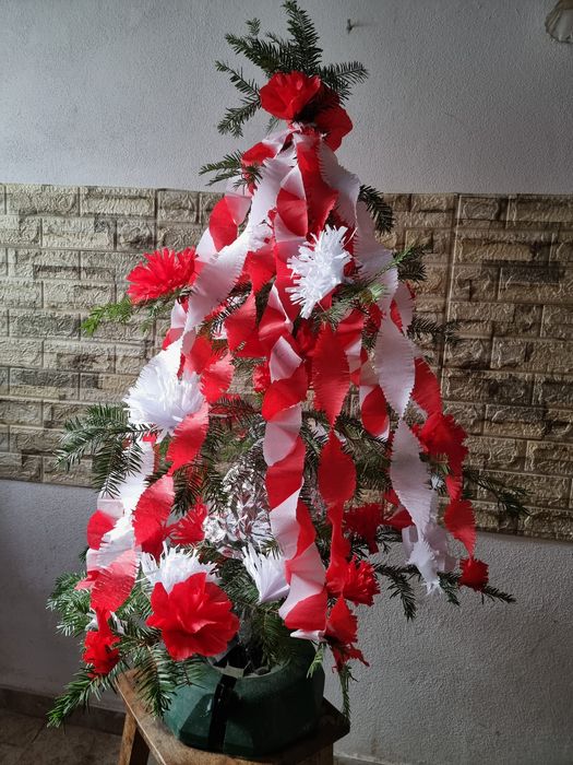 Brad de nunta, cu mai multe culori.