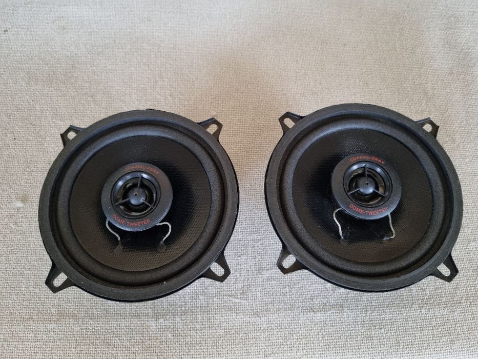 Difuzoare Unistar auto. 8 ohms, 40 watts, 13 cm. Impecabile