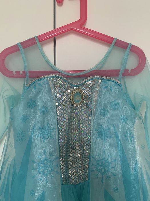 Платье Эльзы бренда H&M