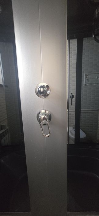 Душевая кабинка большая