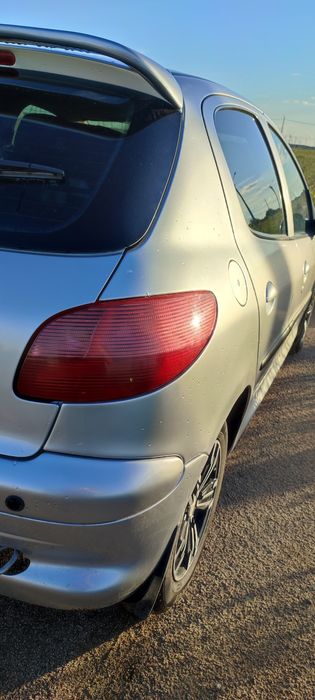 Пежо 206 хетчбэк 2002 год на автомате