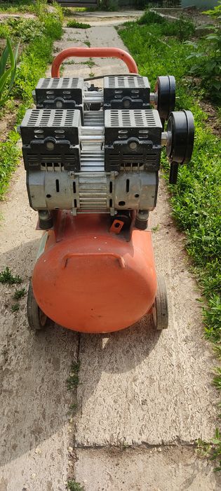 Компрессор без масленный