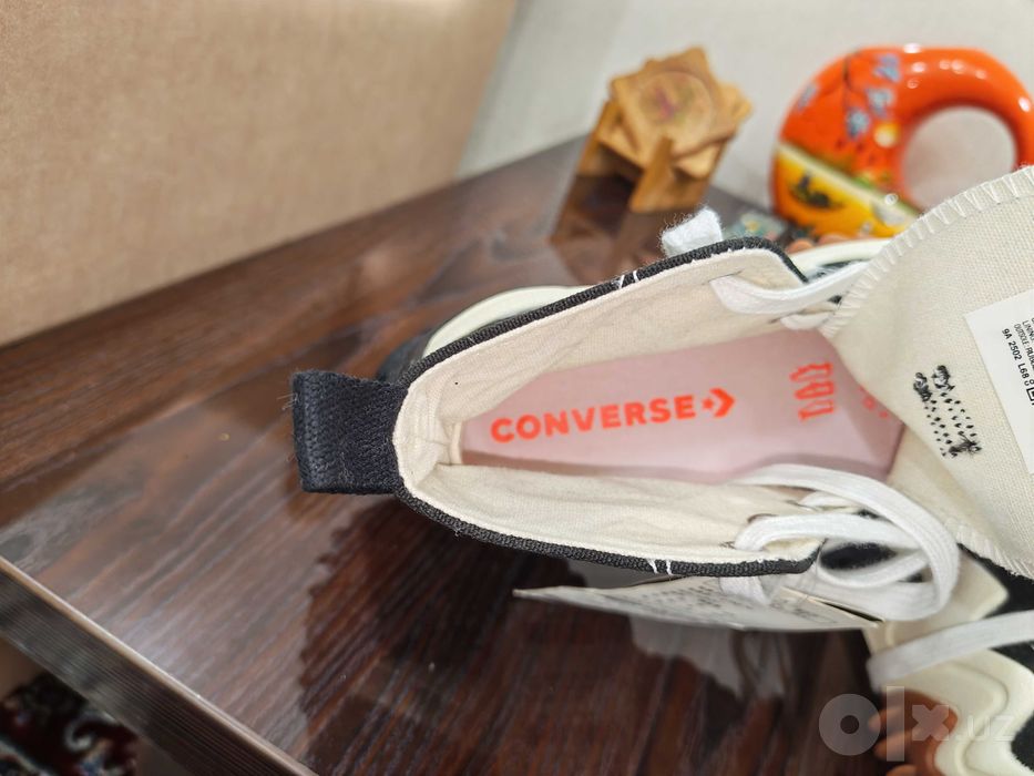 Продам новые кроссовки converse