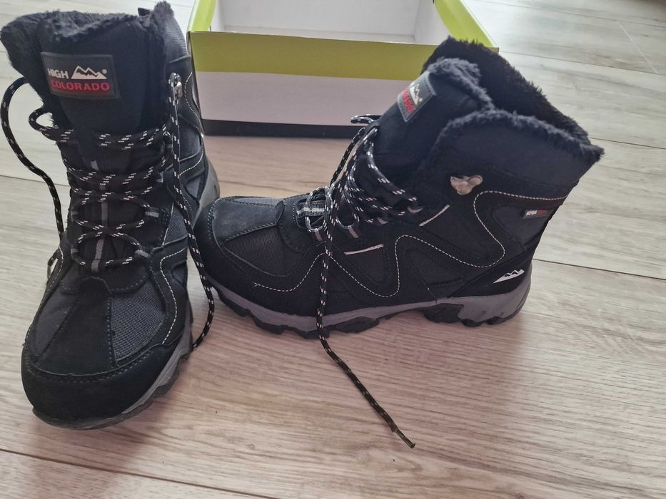 Туристически зимни обувки, 40 номер