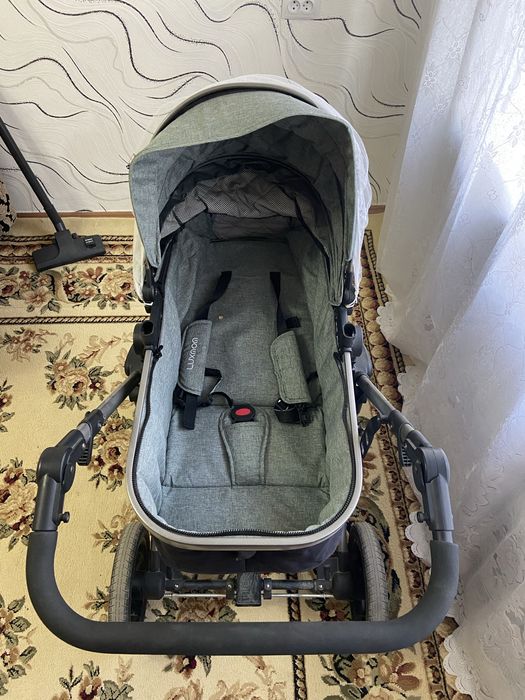 Продам каляску в отличном состоянии Luxmom