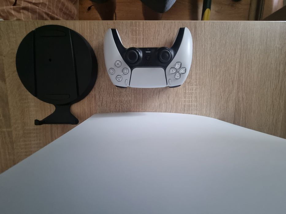 Consola PS5+Joc Resident Evil Requiem