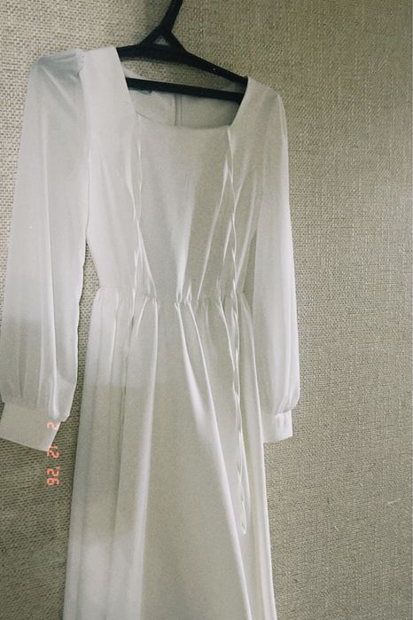 Платье размера М не одевали размер не подошел