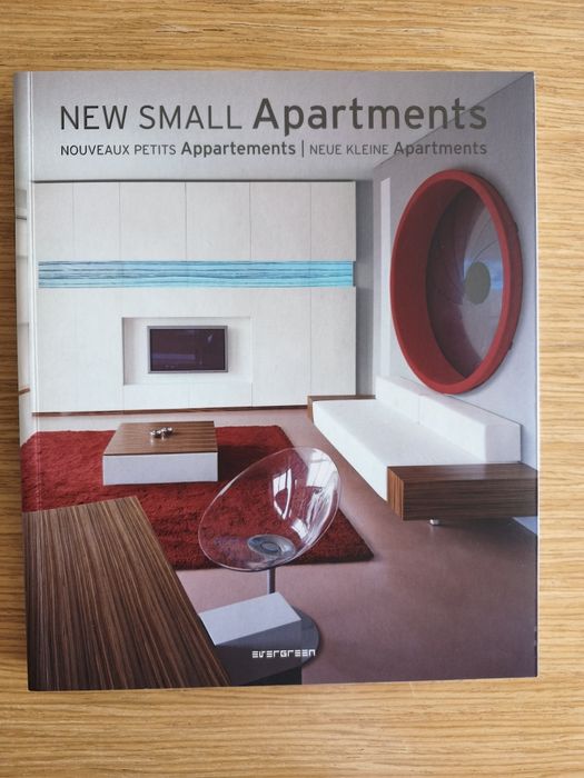 Интериорно / архитектурно издание Small Apartments  Small Bathrooms