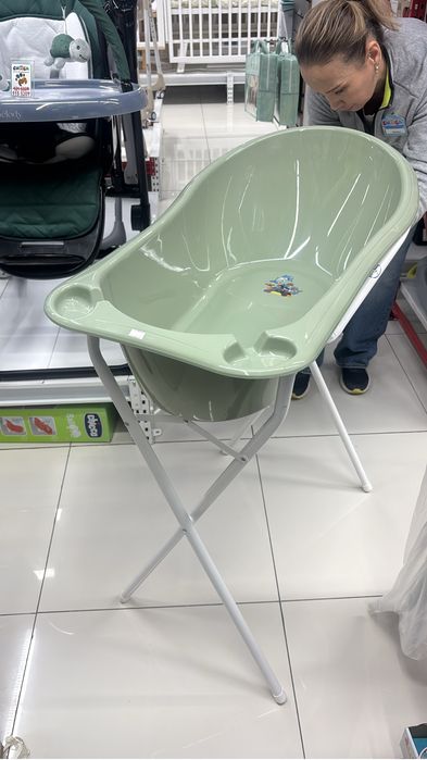 Продам ванночку со стойкой