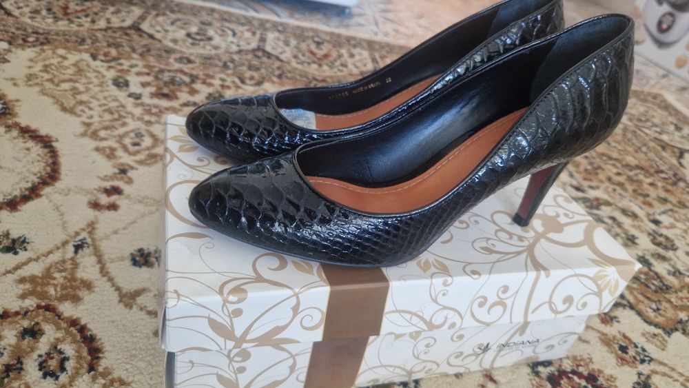 Продам женские туфли