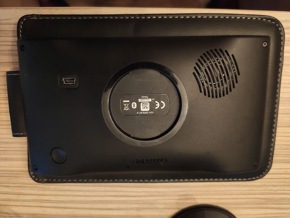 Навигация Garmin nüvi® 2699LMT-D
