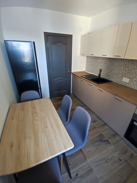 Apartament 2 camere, zona centrală, complet mobilat,bloc nou