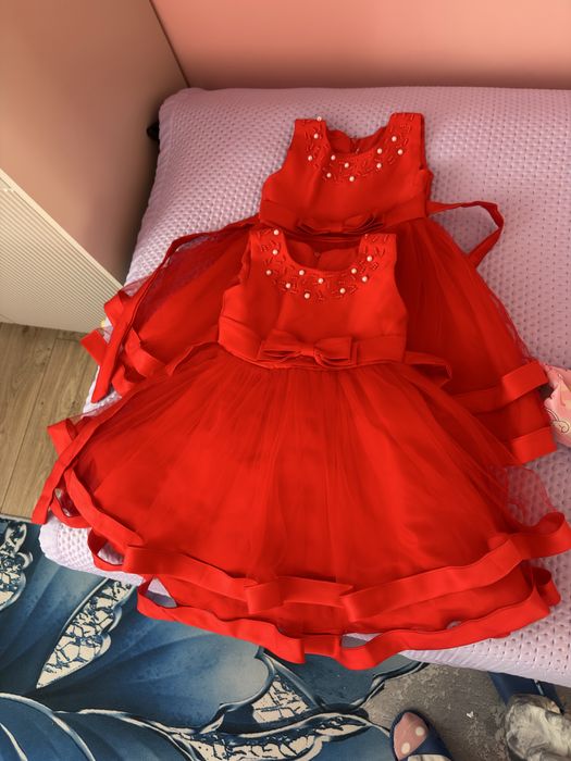 Продам платья праздничные