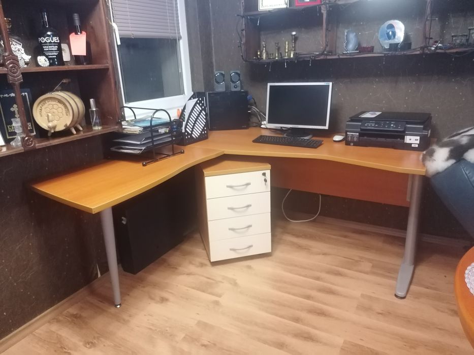 Бюро за работа и игри