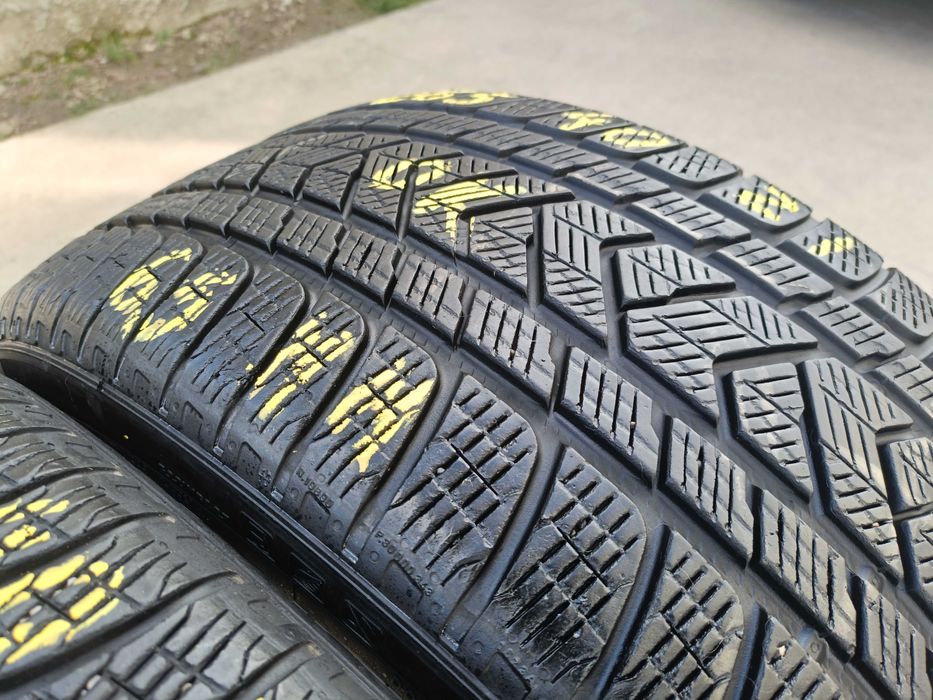 Doua anvelope iarna 265 40 21 pirelli scorpion winter profil de 7 mm