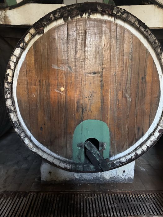 Vand butoie vechi din stejar