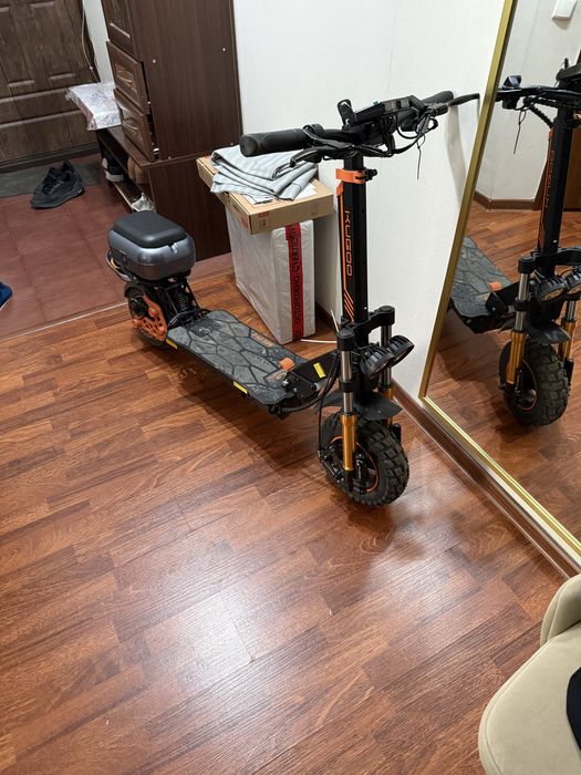 Продам самокат kugoo kirin m5 pro