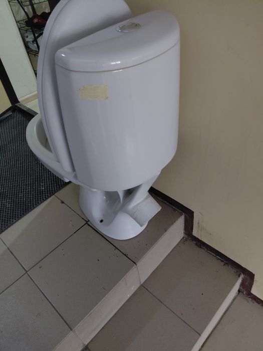 Унитаз б/у срочно