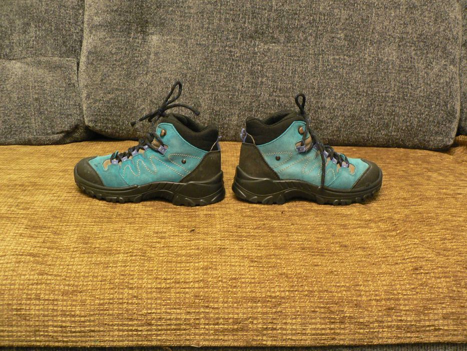 туристически обувки