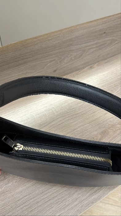 Кожаная  черная сумочка