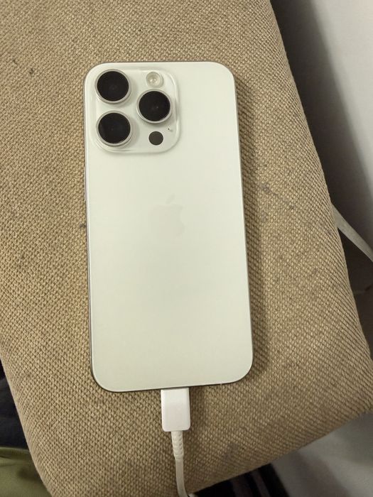 Iphone 15 pro 256gb White