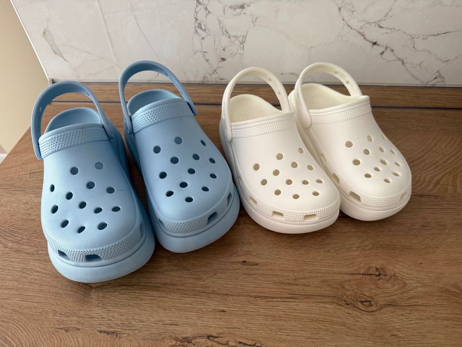 Обувки Crocs, UGG, Michael Kors и Tommy Hilfiger.