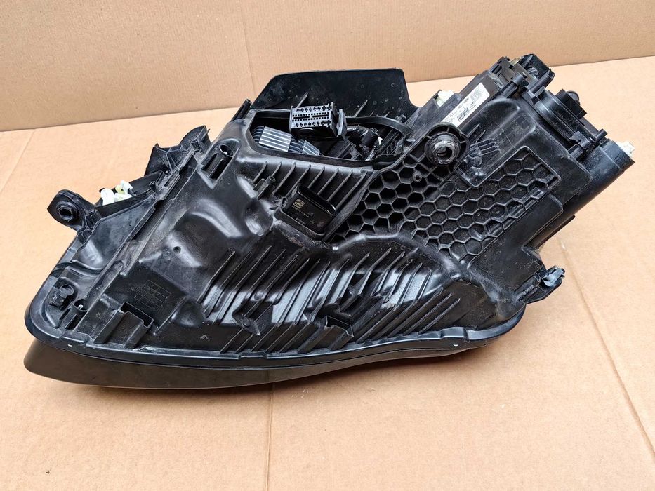 Фар за VW Touareg III / ВФ Туарег 3