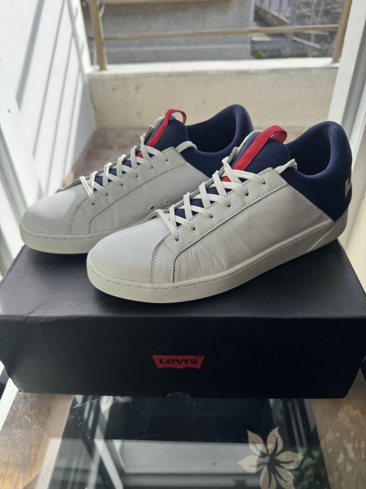 Levis кец бял нов