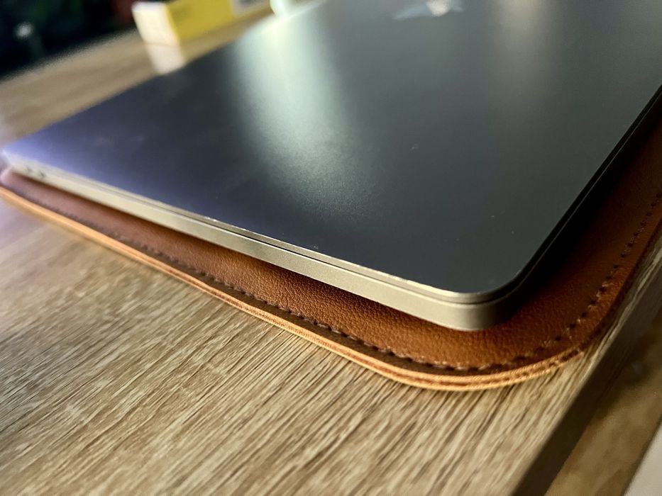 MacBook Pro 16” 16gb ram, 1tb Ssd Touchbar