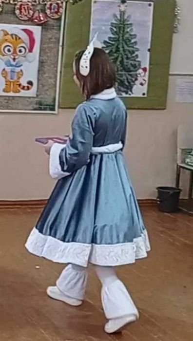 Продается платье снегурочки
