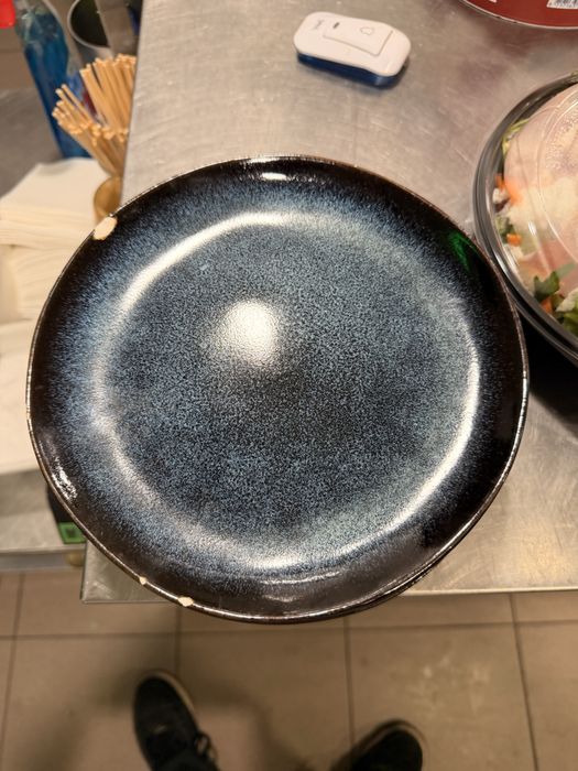 Vand farfuri de desert din ceramica