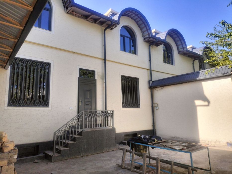 Продается коттеджи с балконом. Под потеку