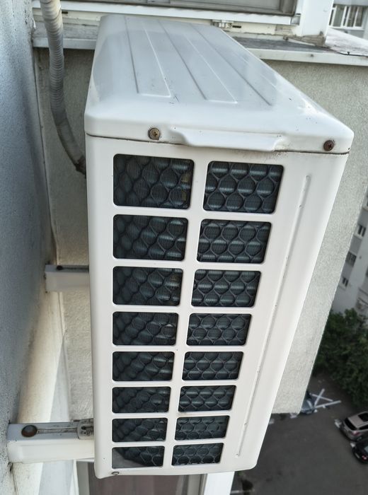 Aer conditionat Electrolux EXS09GH1WE, 9000 Btu, Clasa AA, Display LCD, Filtru Carbon activ + Ionizare, Auto diagnoza