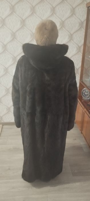 Продам шубу норковую