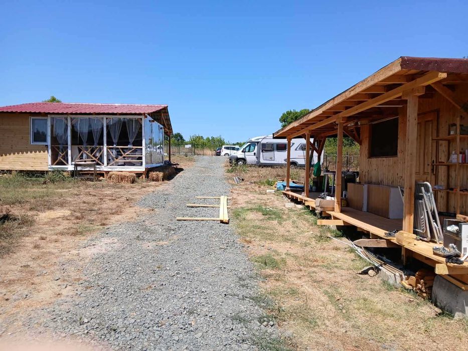 Къмпинг за каравани и кемпери-местност Арапя