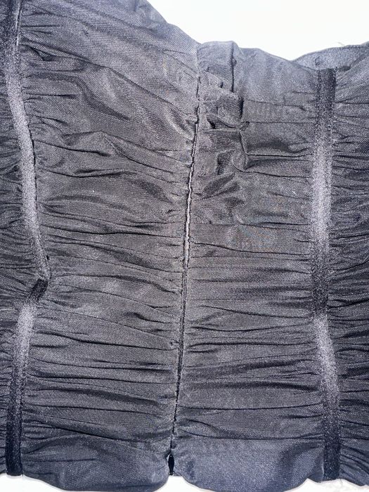 Top cu umeri goi Zara