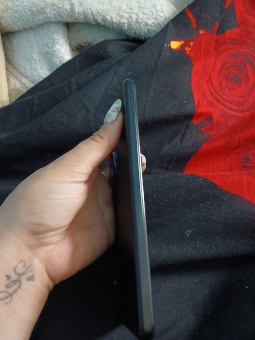 Vând honor 90 smart