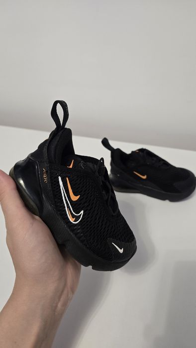 Adidasi Nike Air marimea 22